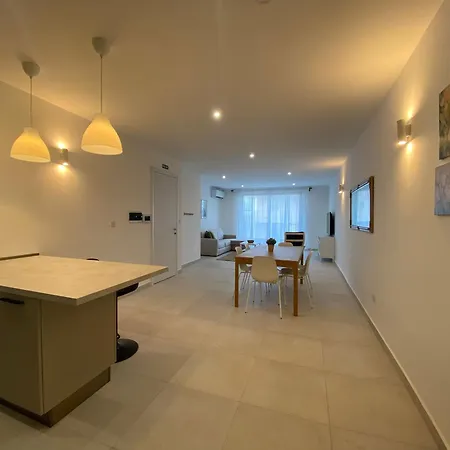 Swieqi Malaika New 7 *